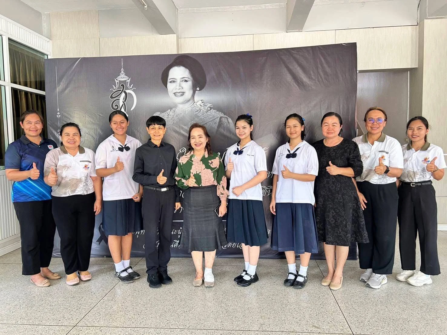 บันทึกภาพและผลิตวิดีทัศน์สรุปกิจกรรมวันเฉลิมพระเกียรติและพิธีถวายพระพรชัยมงคล